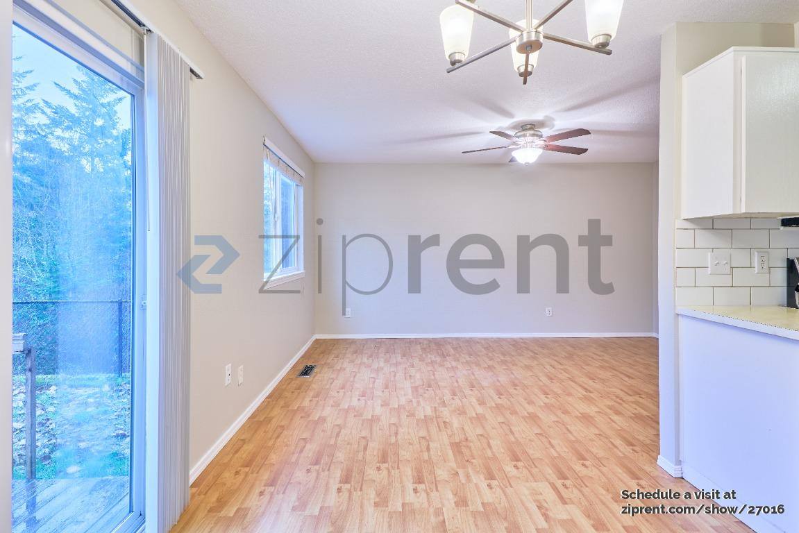 Townhouse for rent at 43 SW 206th Ave, Beaverton, OR 97006
