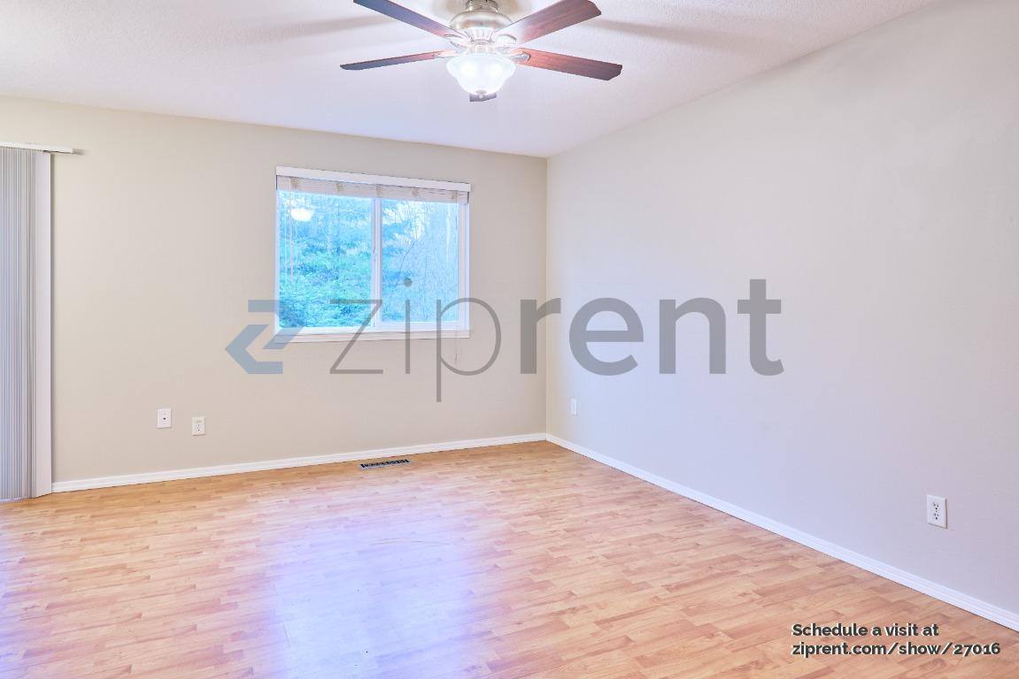 Townhouse for rent at 43 SW 206th Ave, Beaverton, OR 97006