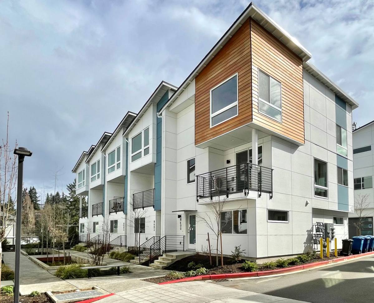 Townhouse for rent at 8602 22nd Place NE, Seattle, WA 98115