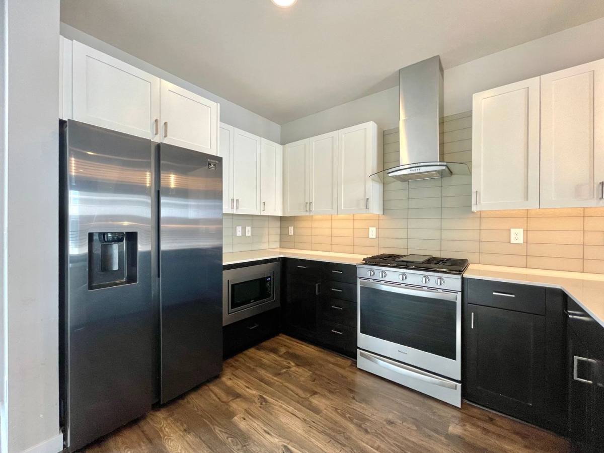 Townhouse for rent at 8602 22nd Place NE, Seattle, WA 98115