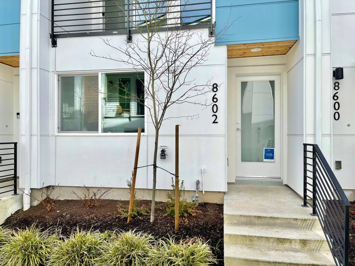 Townhouse for rent at 8602 22nd Place NE, Seattle, WA 98115