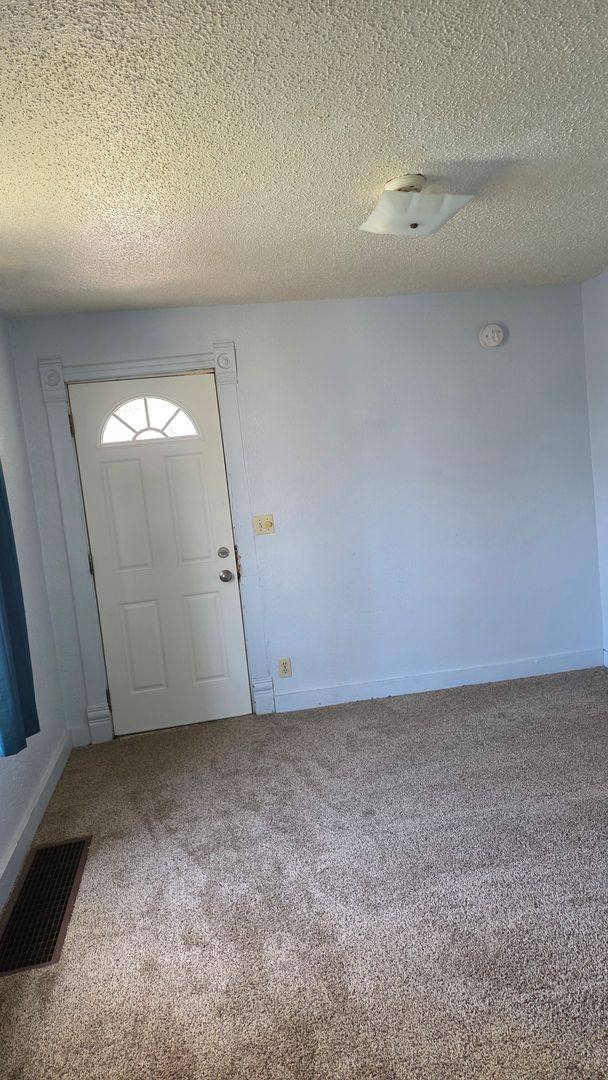 Apartment for rent at 814 9th Ave SW, Austin, MN 55912