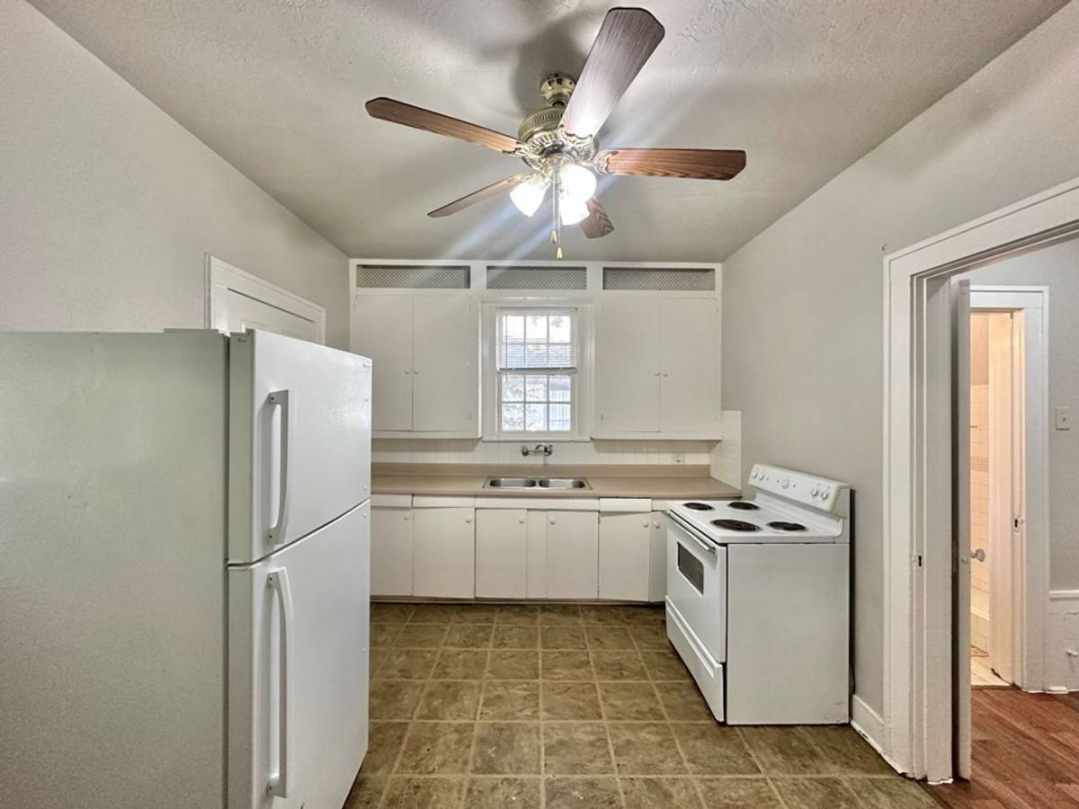 Apartment for rent at 435 S College Ave, Tyler, TX 75702