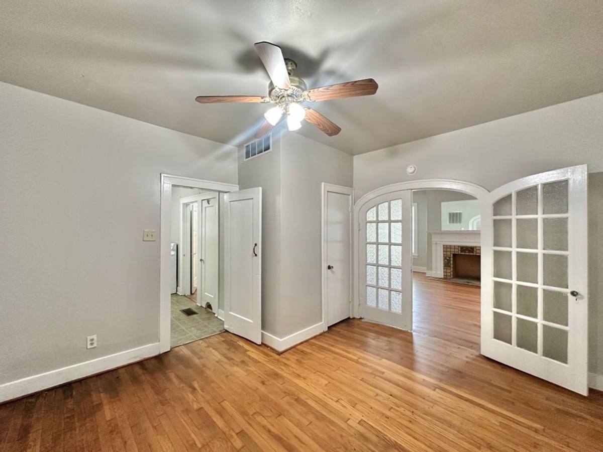 Apartment for rent at 435 S College Ave, Tyler, TX 75702