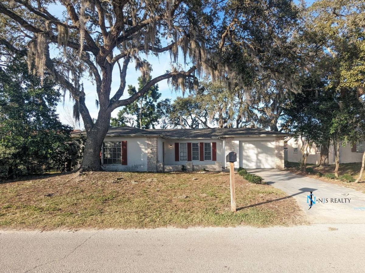 Apartment for rent at 7511 Foxbloom Dr, Port Richey, FL 34668