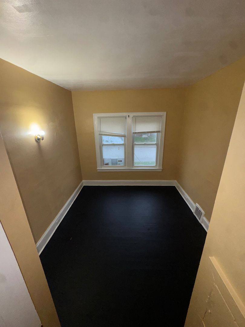 Apartment for rent at 1633 Eddington Rd, Cleveland, OH 44118