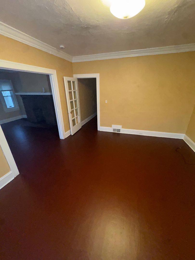 Apartment for rent at 1633 Eddington Rd, Cleveland, OH 44118