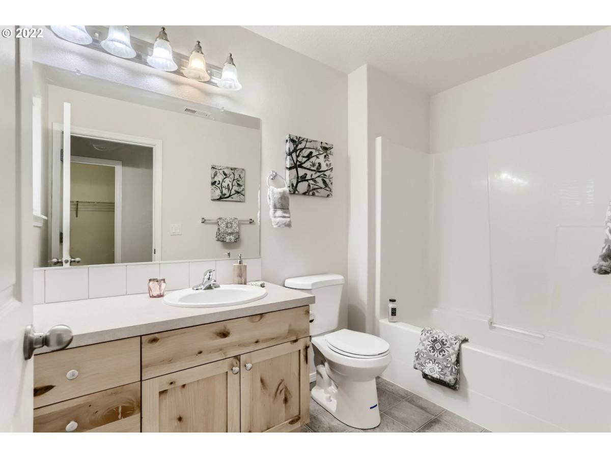 House for rent at 5344 SE 137th Ave, Portland, OR 97236