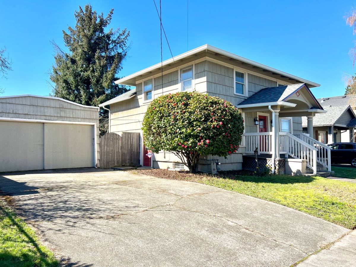 House for rent at 8421 N Fiske Ave, Portland, OR 97203