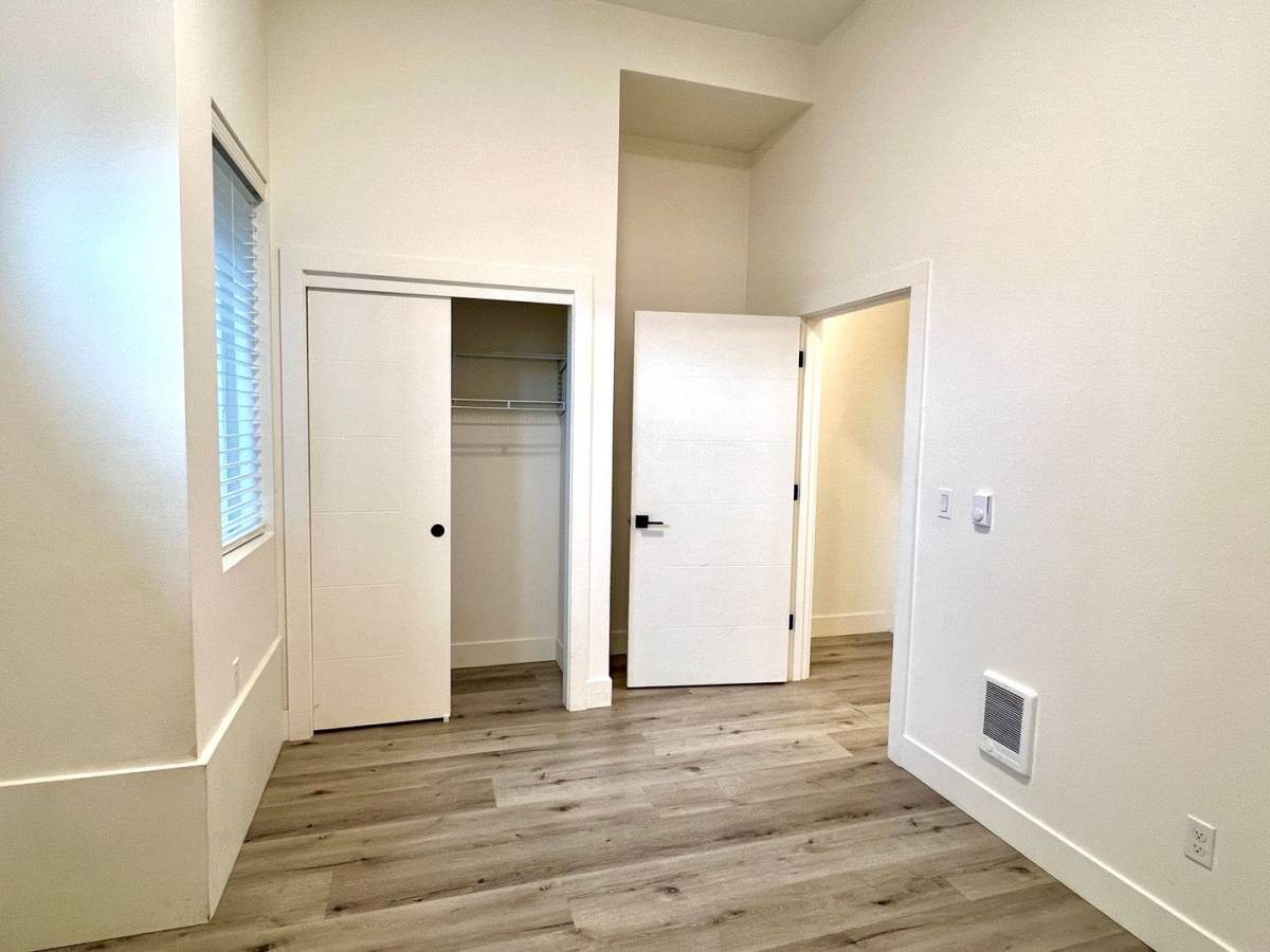 Apartment for rent at 1550 N Buffalo St, Portland, OR 97217