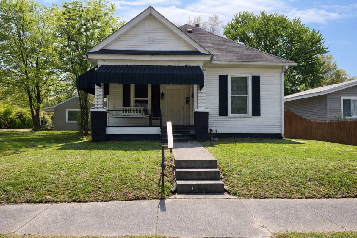 Apartment for rent at 1902 Harrison St, Paducah, KY 42003