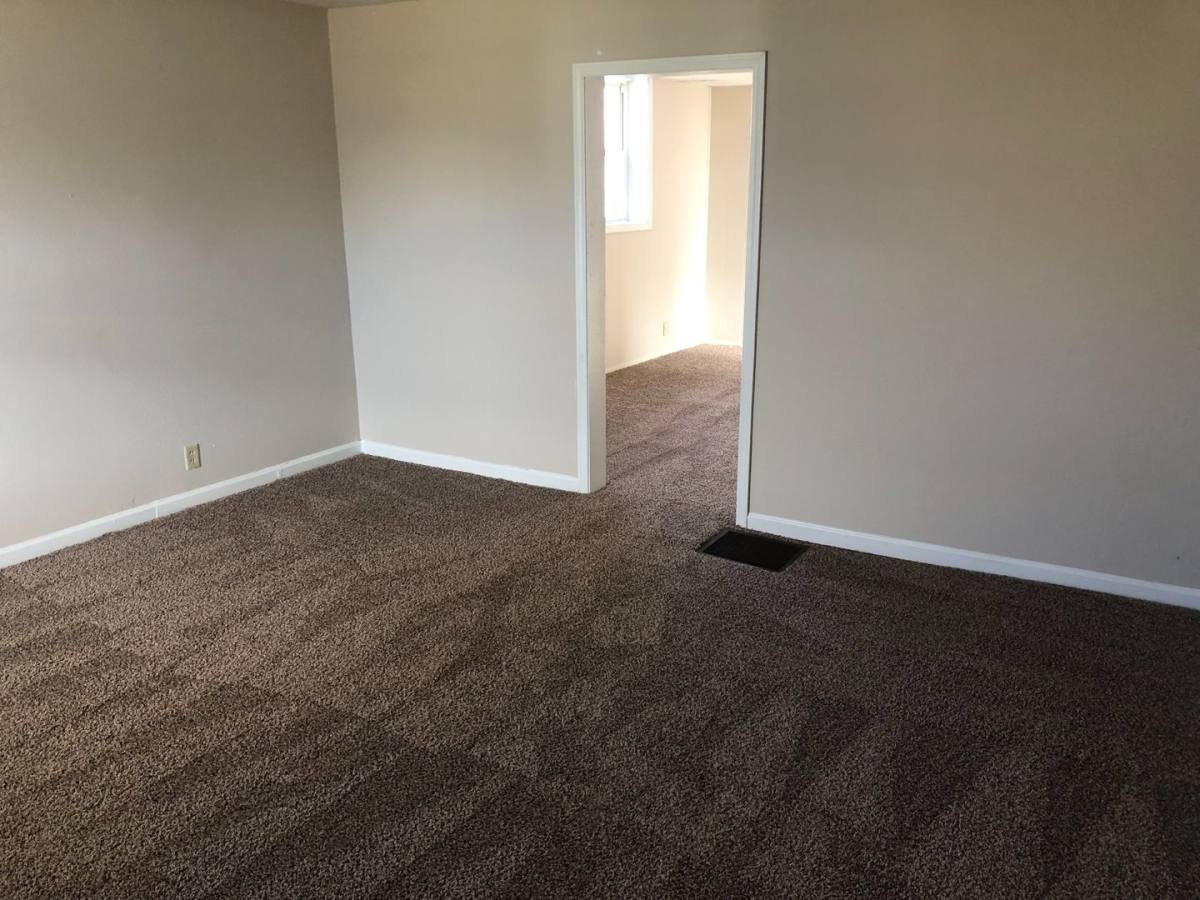 House for rent at 4133 S Lafayette St, Fort Wayne, IN 46806