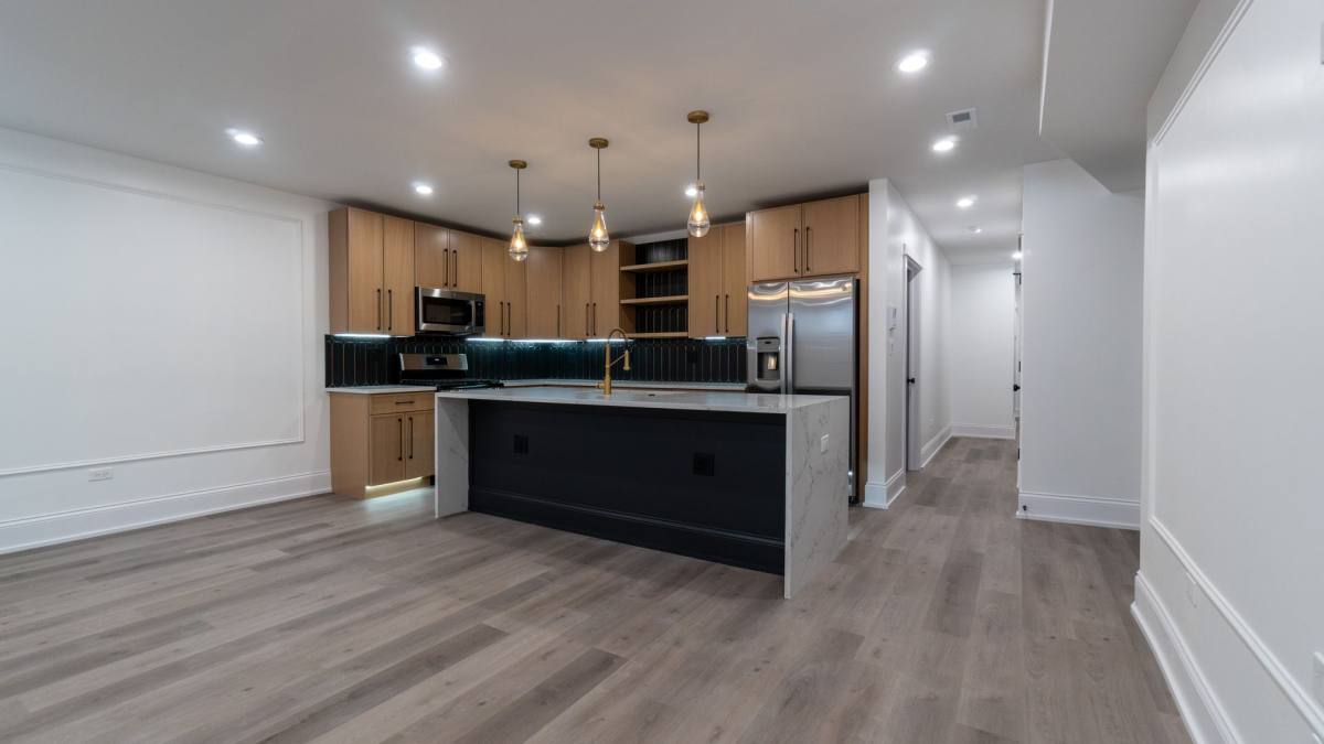 Apartment for rent at 4745 N Beacon - 4747 St Garden, Chicago, IL 60640