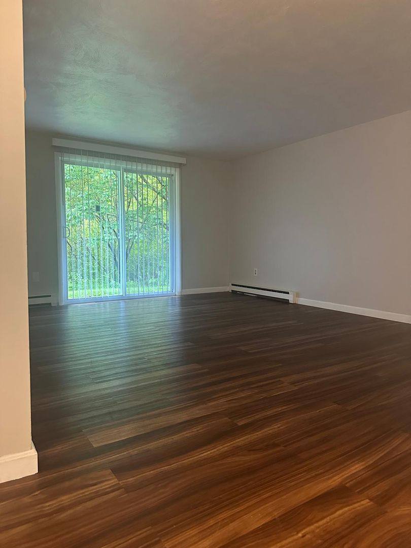 Apartment for rent at 5 Town Beach Rd, Leicester, MA 01524