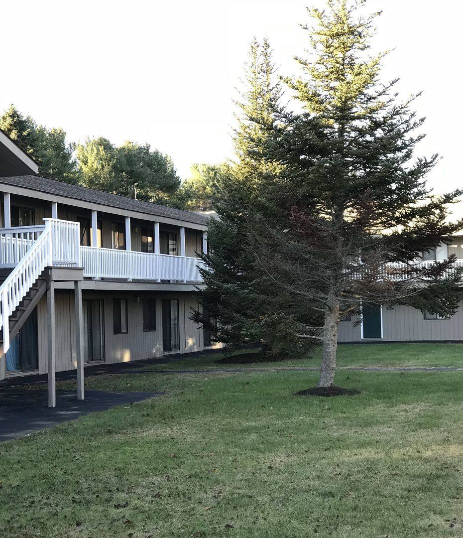 Apartment for rent at 5 Town Beach Rd, Leicester, MA 01524
