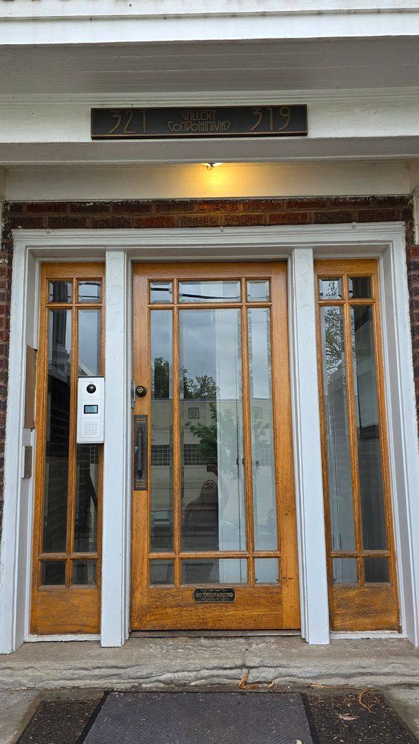 Apartment for rent at 319 E 43rd St, Kansas City, MO 64111