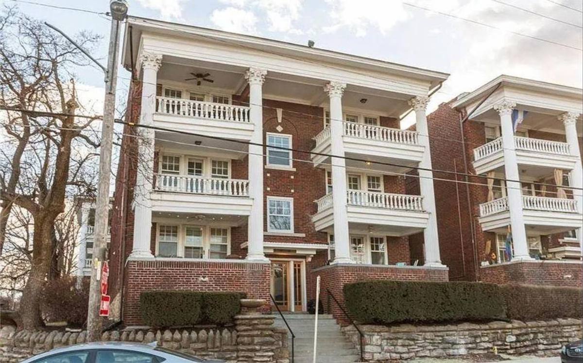 Apartment for rent at 319 E 43rd St, Kansas City, MO 64111
