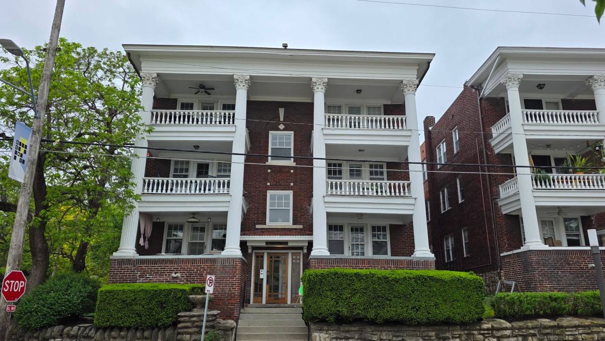 Apartment for rent at 319 E 43rd St, Kansas City, MO 64111