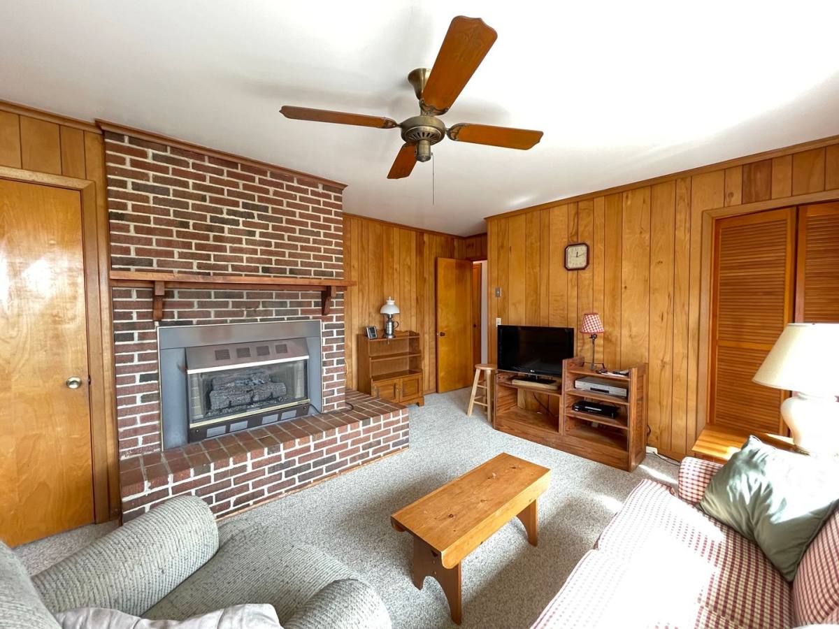 House for rent at 9274 Old Cox Rd, Chase City, VA 23924