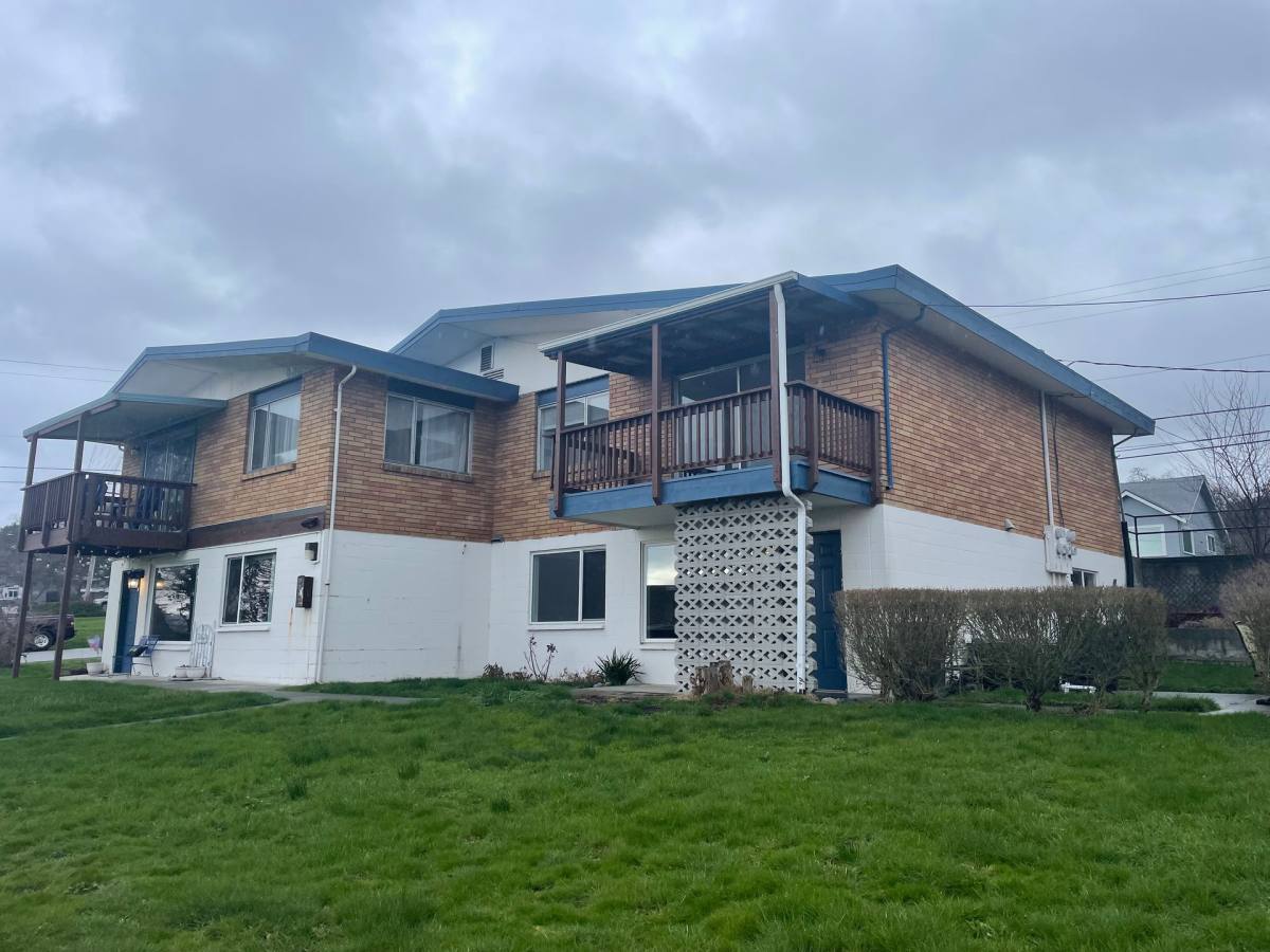 Apartment for rent at 1321 SE 9th Ave, Oak Harbor, WA 98277