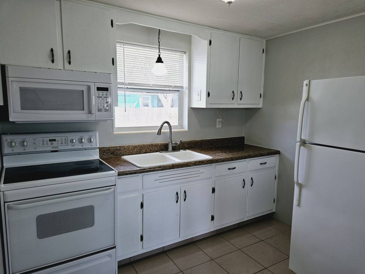 House for rent at 900 Nantucket Rd, Venice, FL 34293