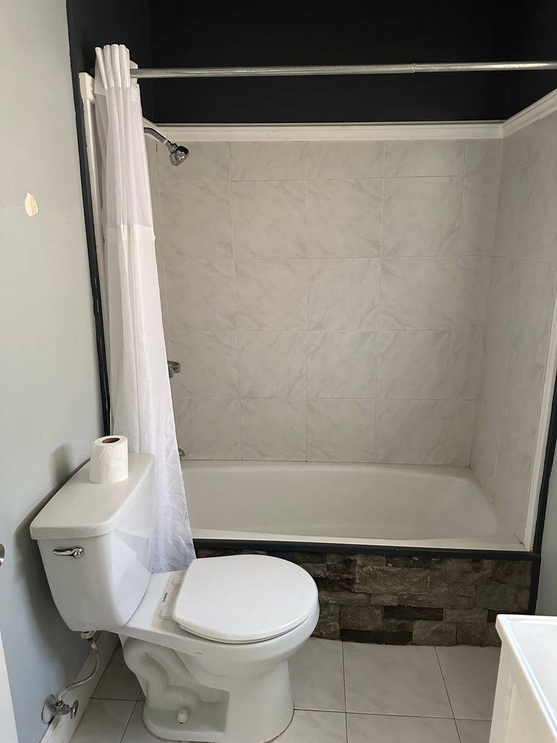 Apartment for rent at 1666-1672 Layfette Rd, Los Angeles, CA 90019