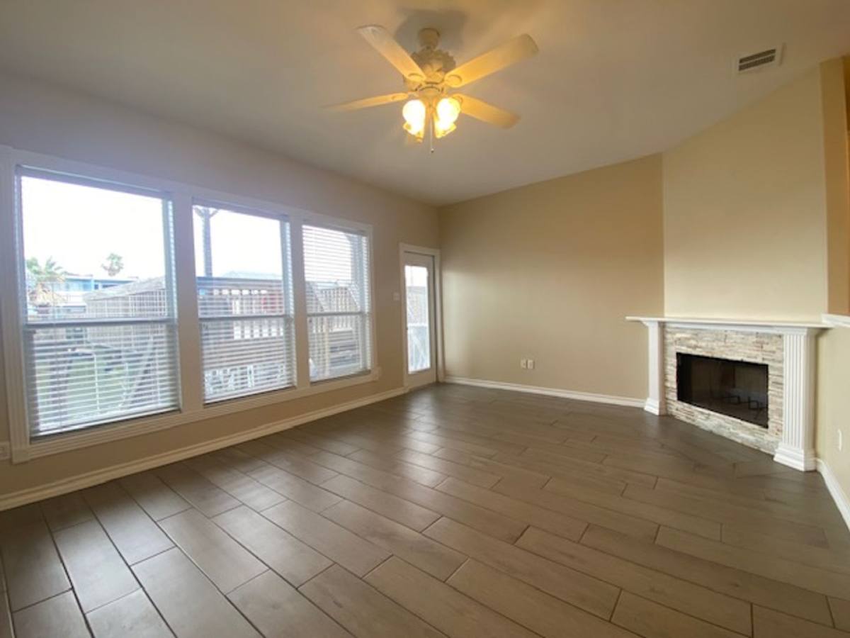 Townhouse for rent at 15433 Seamount Cay Court #A1, Corpus Christi, TX 78418