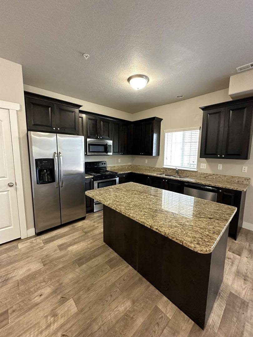 Apartment for rent at 1347 E Rosewood Lane, Layton, UT 84040