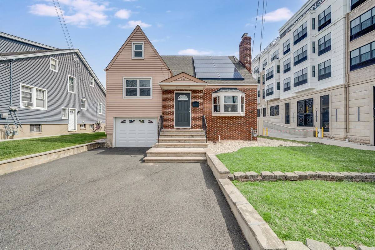 House for rent at 981 Johnson Place, Union, NJ 07083