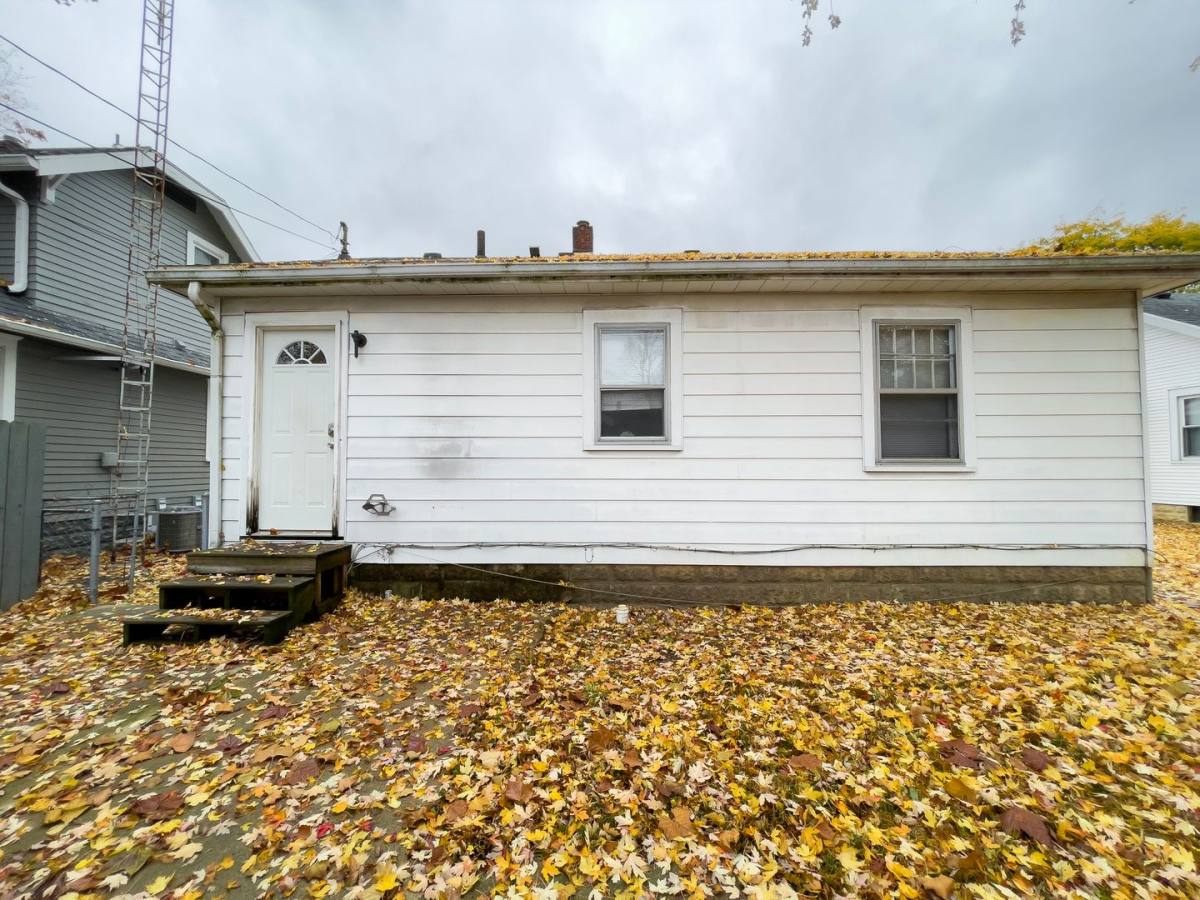 House for rent at 1425 W Gilbert St, Muncie, IN 47303
