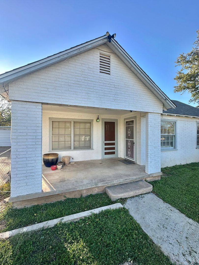 House for rent at 3207 Grape Creek Rd, San Angelo, TX 76903
