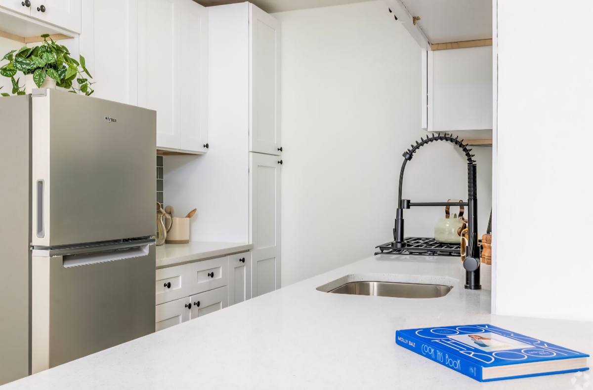 Apartment for rent at 382 Pennsylvania Ave, Glen Ellyn, IL 60137