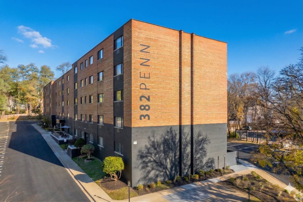 Apartment for rent at 382 Pennsylvania Ave, Glen Ellyn, IL 60137