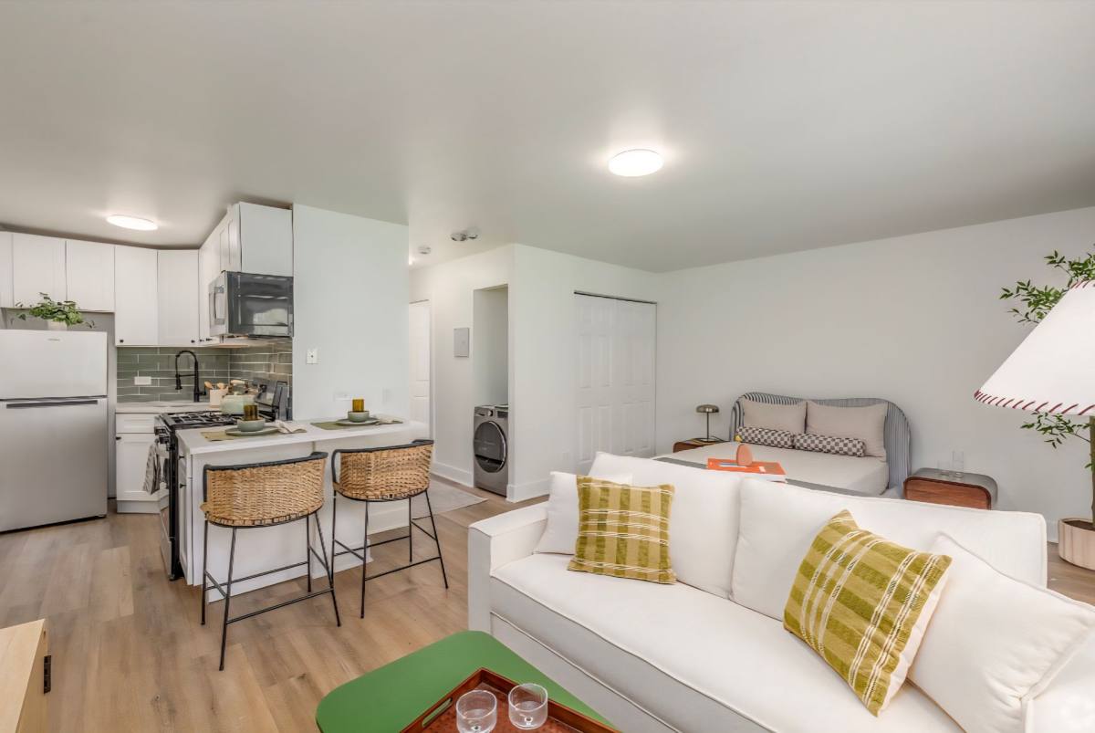 Apartment for rent at 382 Pennsylvania Ave, Glen Ellyn, IL 60137