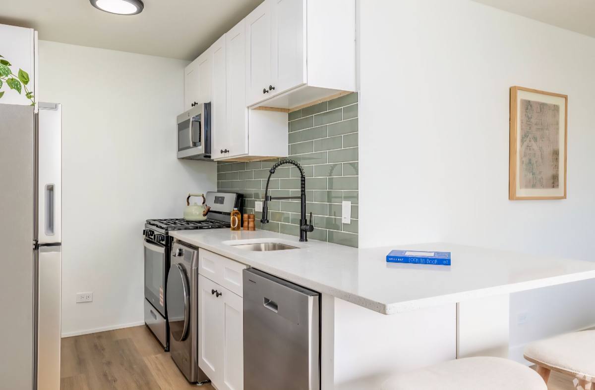 Apartment for rent at 382 Pennsylvania Ave, Glen Ellyn, IL 60137