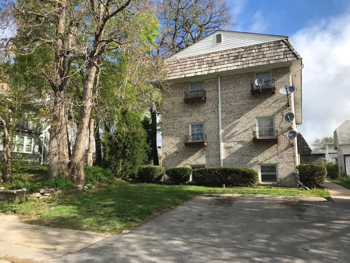 Apartment for rent at 3116 Chicago St, Omaha, NE 68131