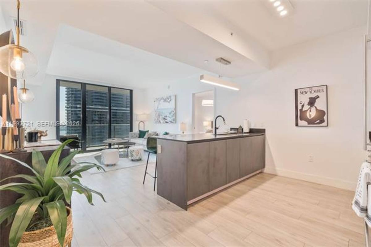 Apartment for rent at 1010 Brickell Ave, Miami, FL 33131