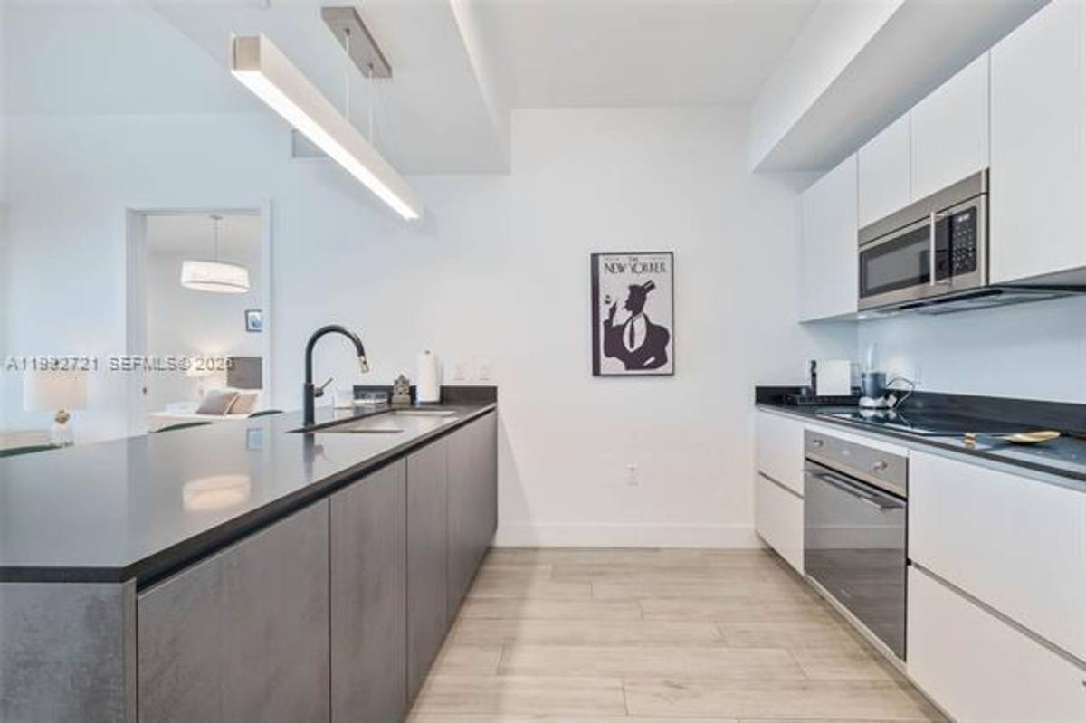 Apartment for rent at 1010 Brickell Ave, Miami, FL 33131