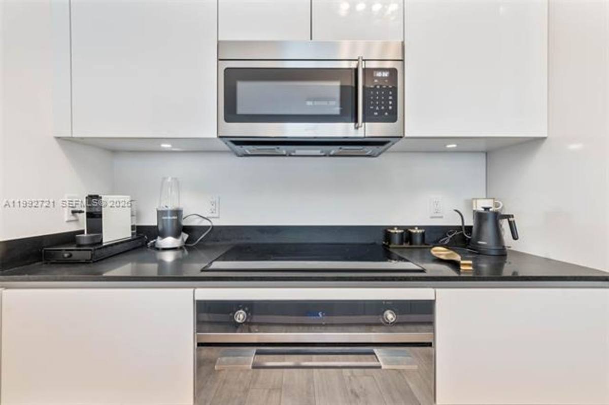 Apartment for rent at 1010 Brickell Ave, Miami, FL 33131