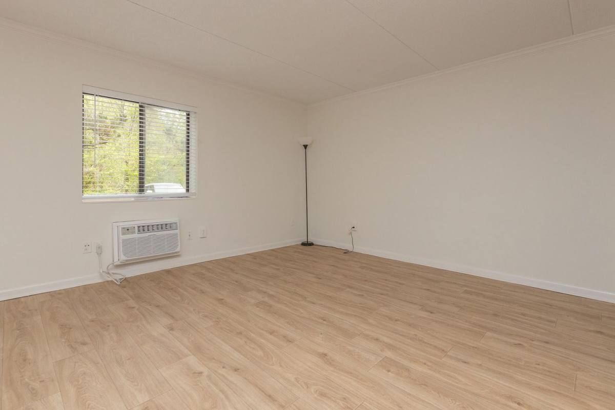 Apartment for rent at 2627 Hixson Pike, Chattanooga, TN 37415