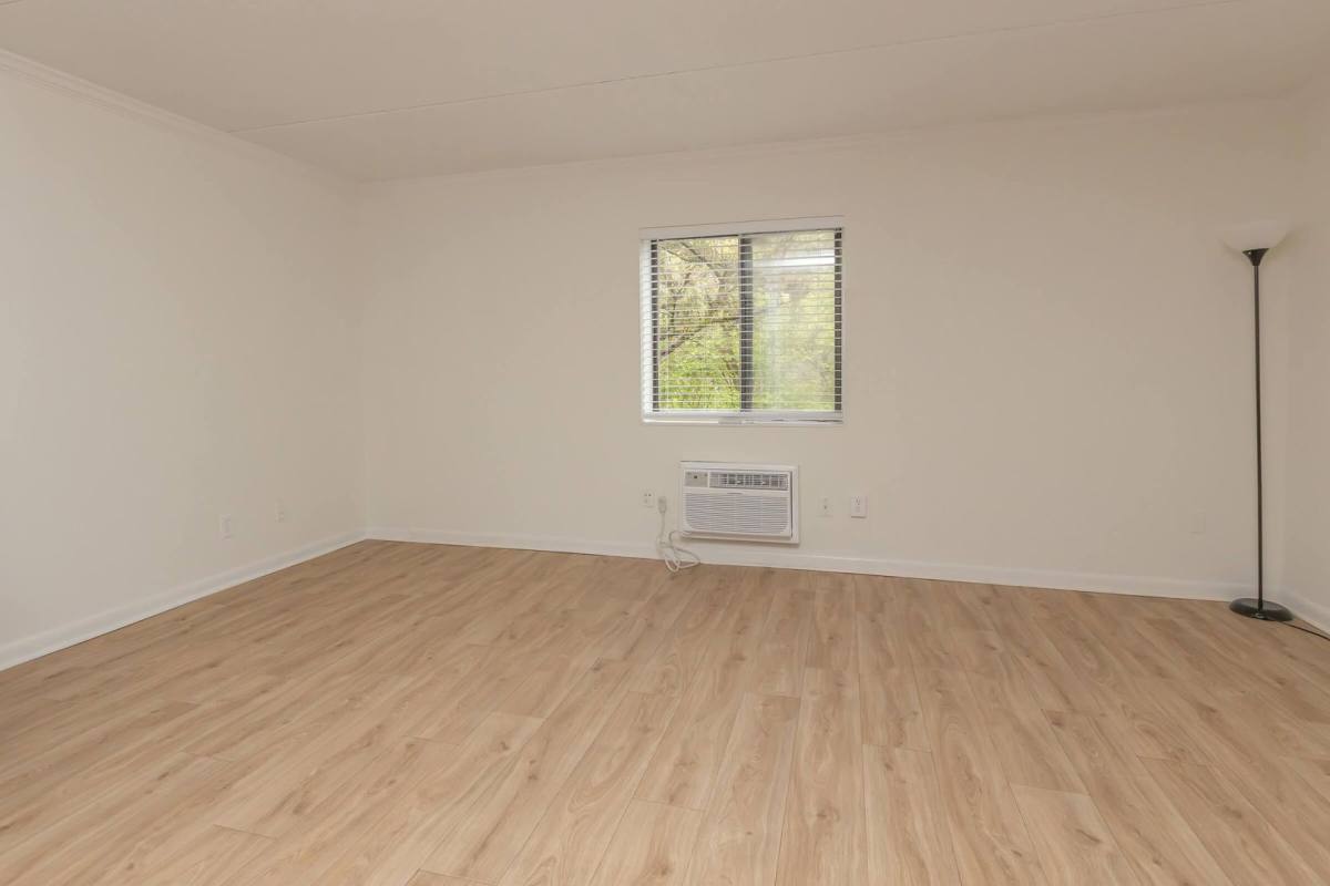 Apartment for rent at 2627 Hixson Pike, Chattanooga, TN 37415
