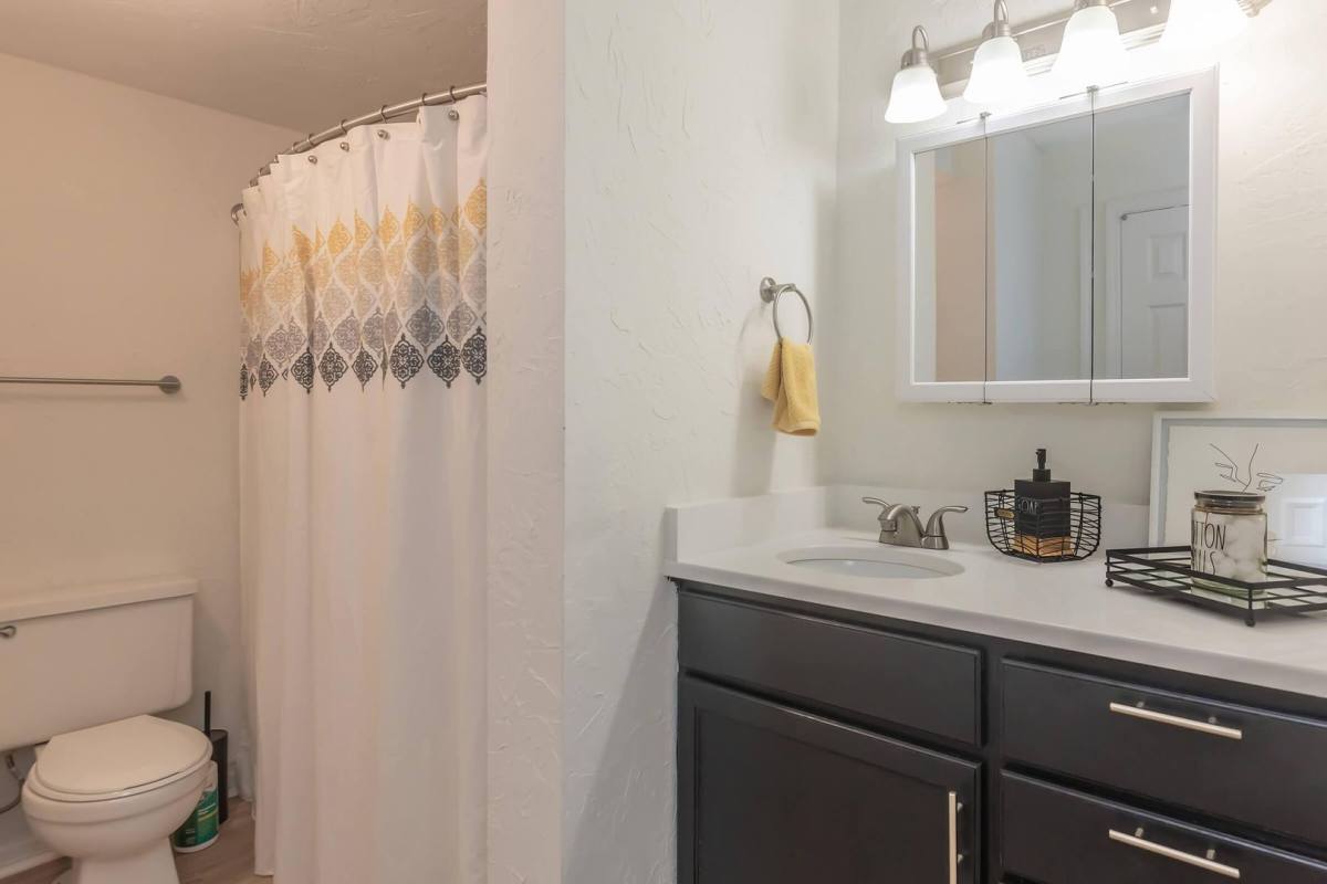 Apartment for rent at 2627 Hixson Pike, Chattanooga, TN 37415