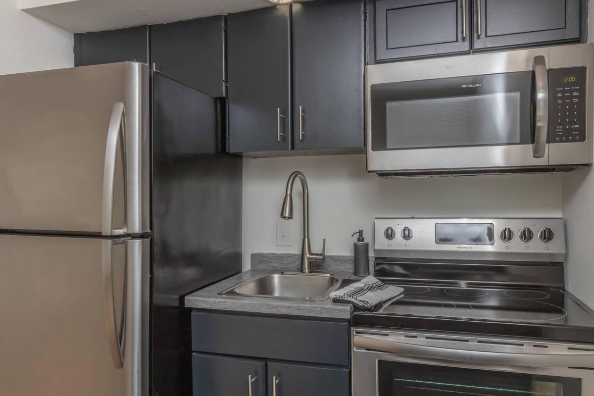 Apartment for rent at 2627 Hixson Pike, Chattanooga, TN 37415