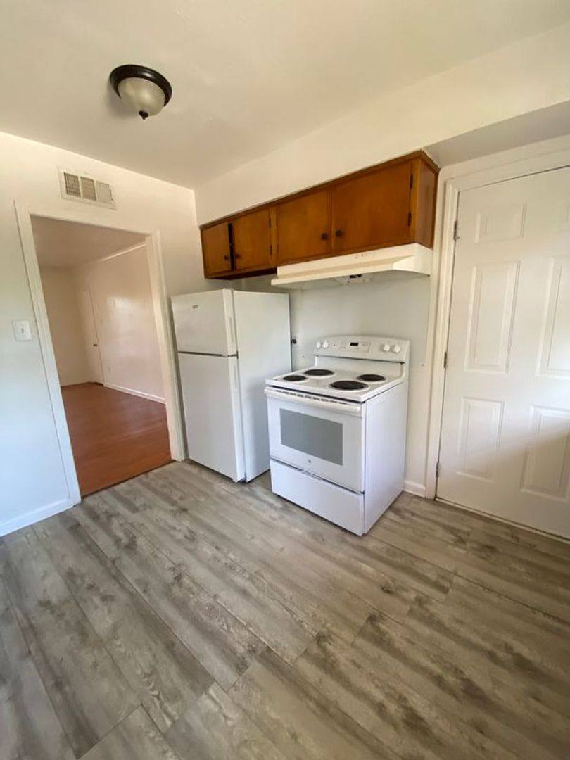 House for rent at 28 Thackery Place, Savannah, GA 31405