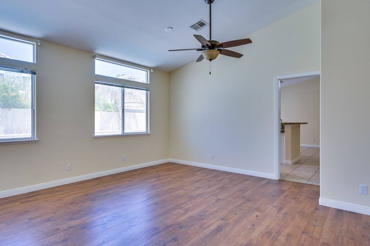 House for rent at 968 E Robindale Rd, Las Vegas, NV 89123