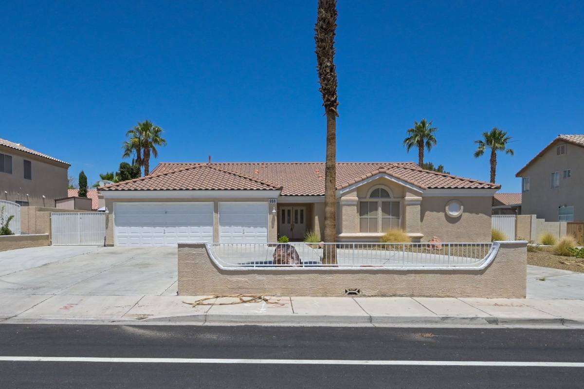House for rent at 968 E Robindale Rd, Las Vegas, NV 89123