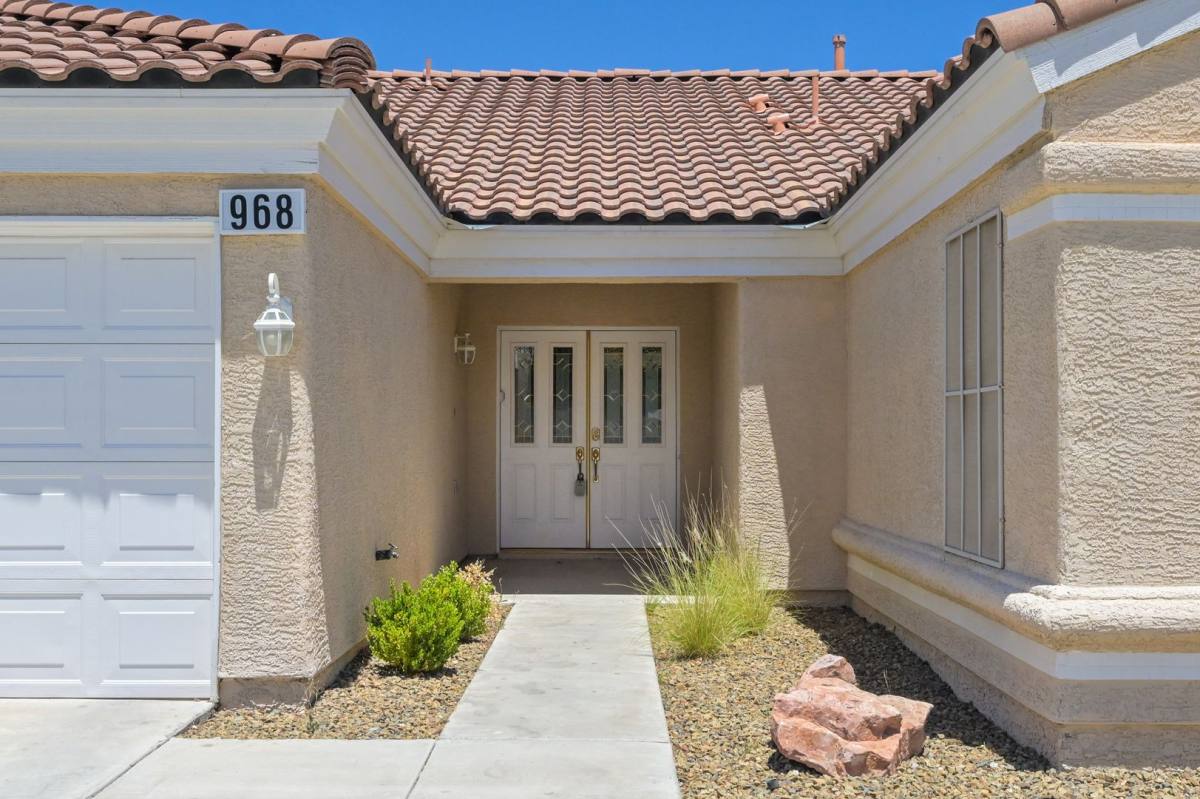 House for rent at 968 E Robindale Rd, Las Vegas, NV 89123