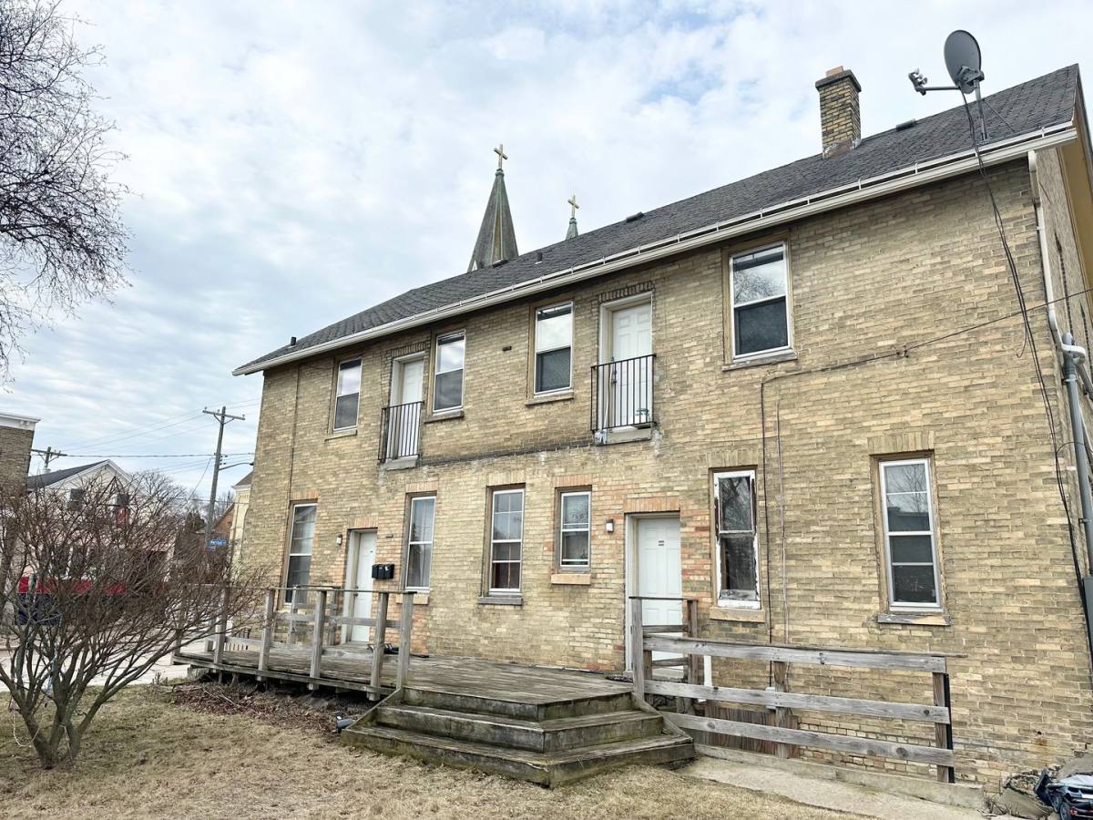 Apartment for rent at 2016 Marshall St, Manitowoc, WI 54220
