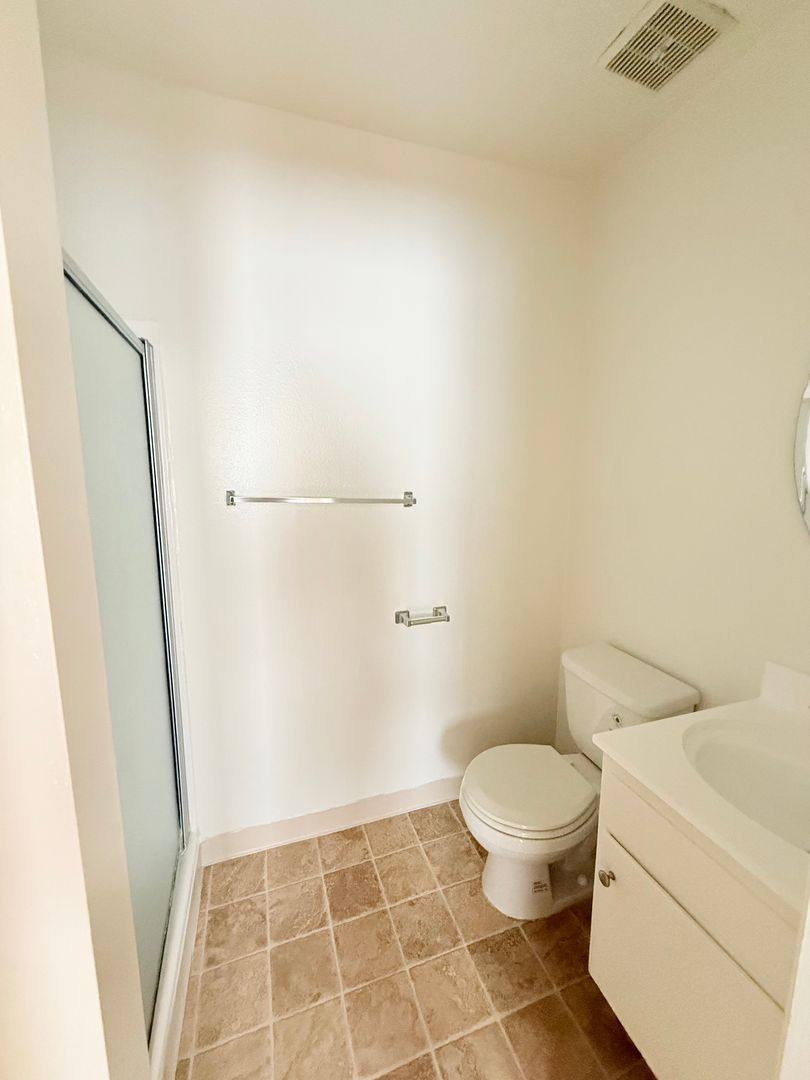 Apartment for rent at 178 S Oxford Ave, Los Angeles, CA 90004