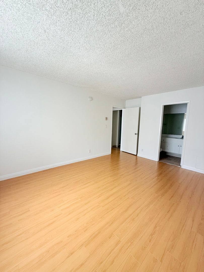 Apartment for rent at 178 S Oxford Ave, Los Angeles, CA 90004